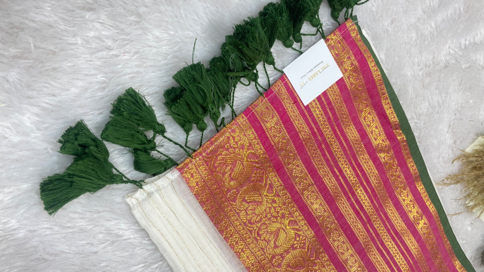 Ivory cotton saree angle 4