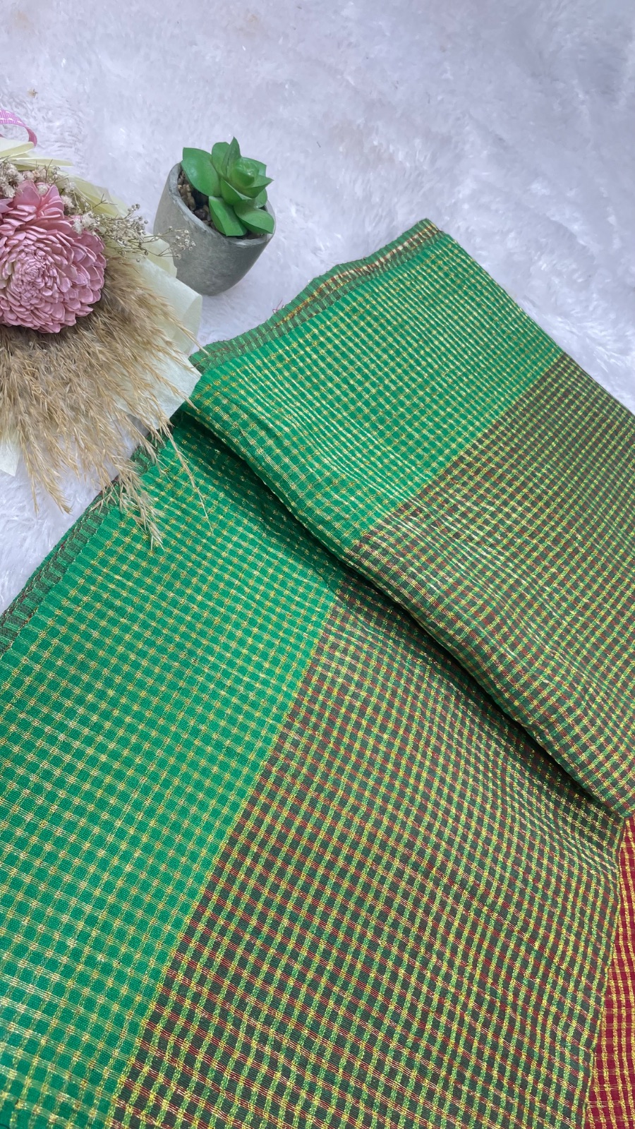 Small checks cotton saree angle 2