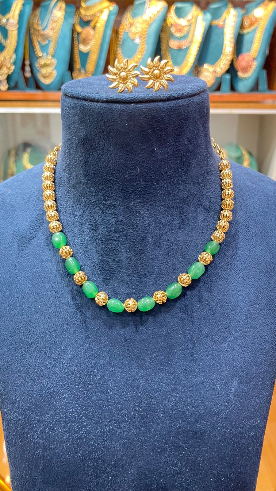 Green beads small choker