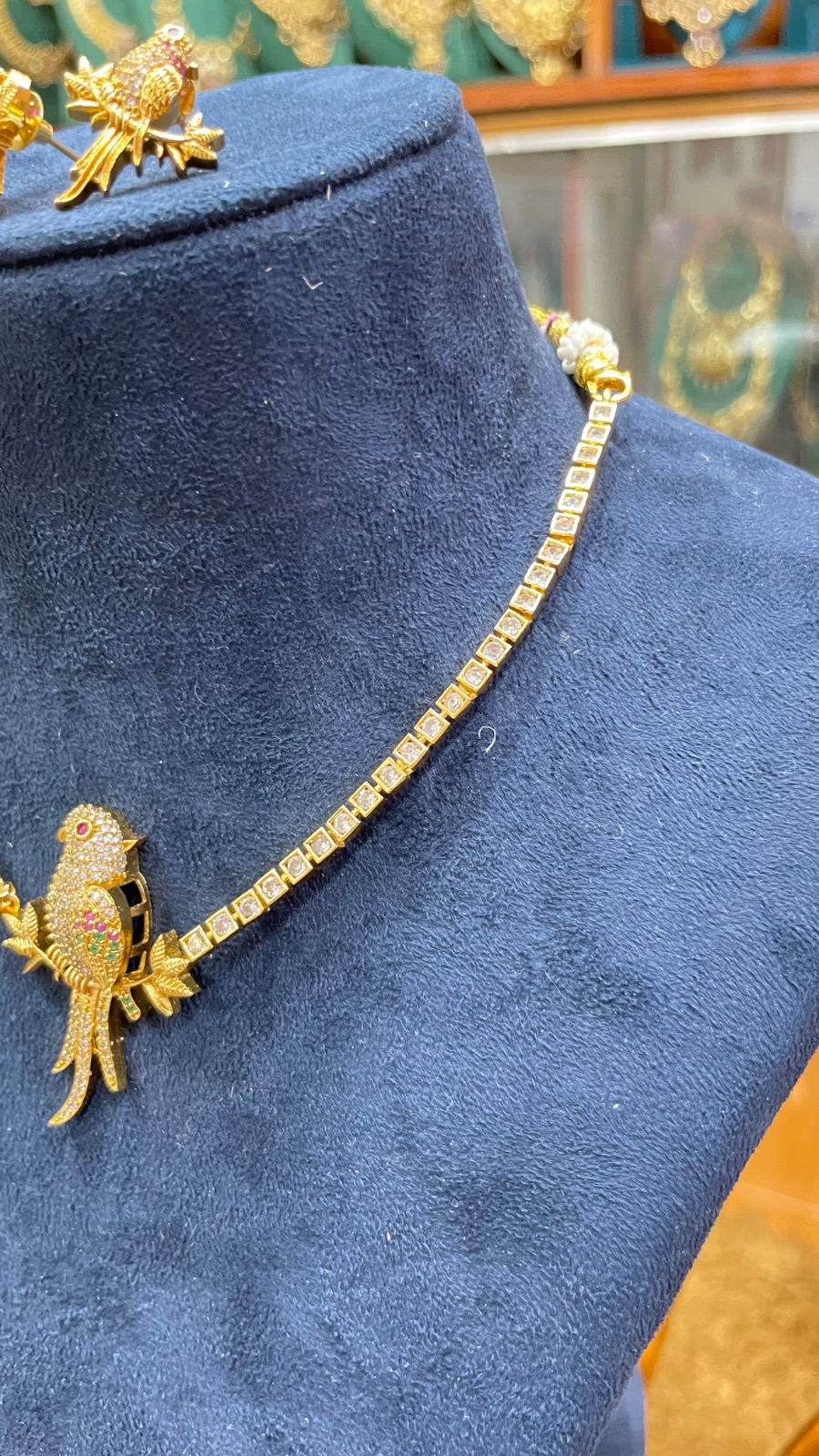 parrot design golden finishing angle 2