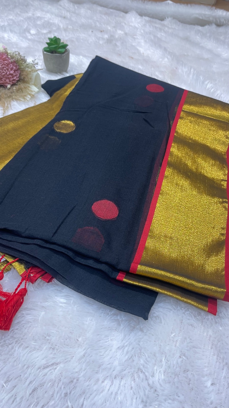 Gold border black saree angle 3