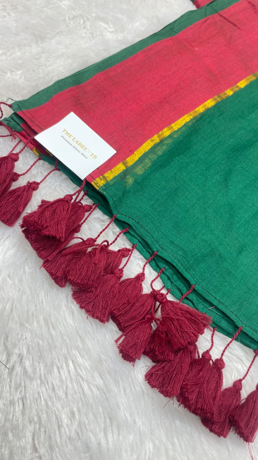 Plain with contrast border cotton saree