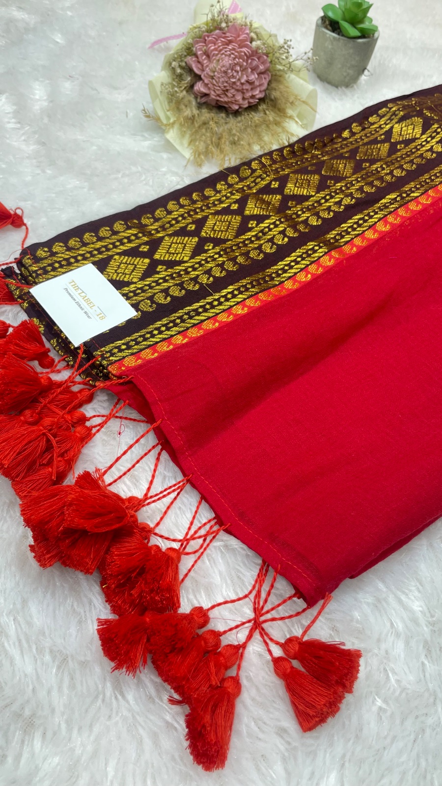 Red cotton saree angle 4