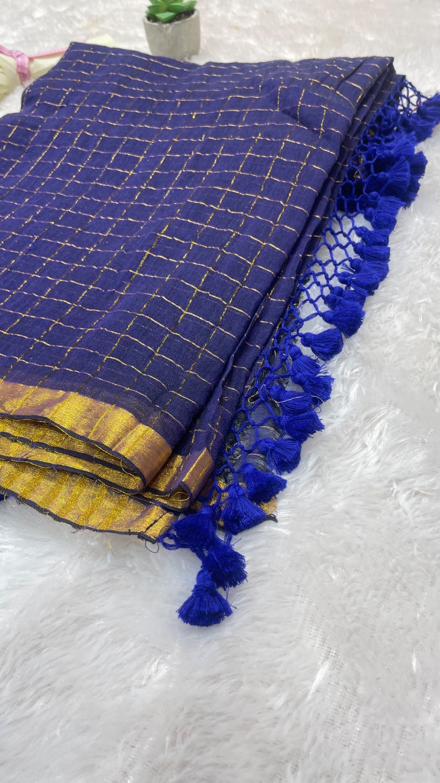 Golden sari checks saree angle 5