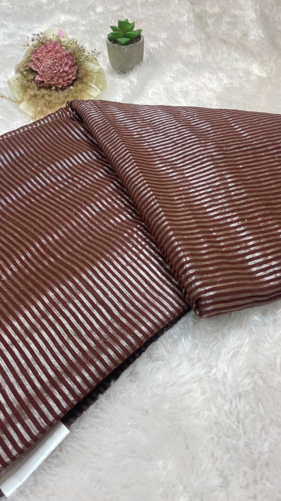 Brown cotton saree angle 2
