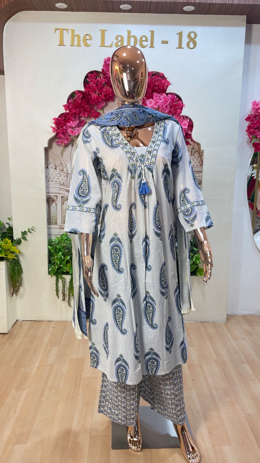 Checks kurti set angle 2