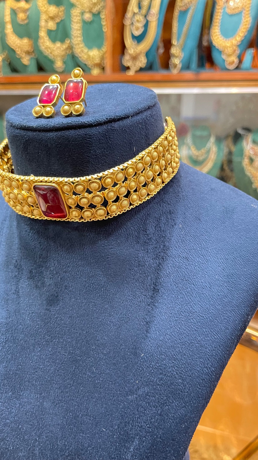 gold chain with red big stone  choker angle 2