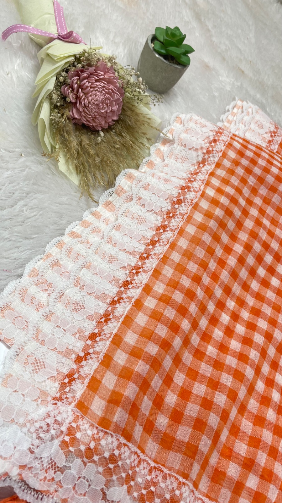 Checks with lace saree angle 3