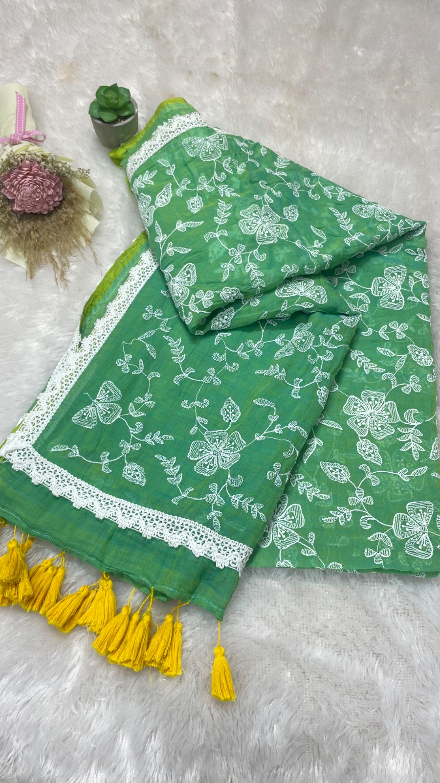 Chikankari saree
