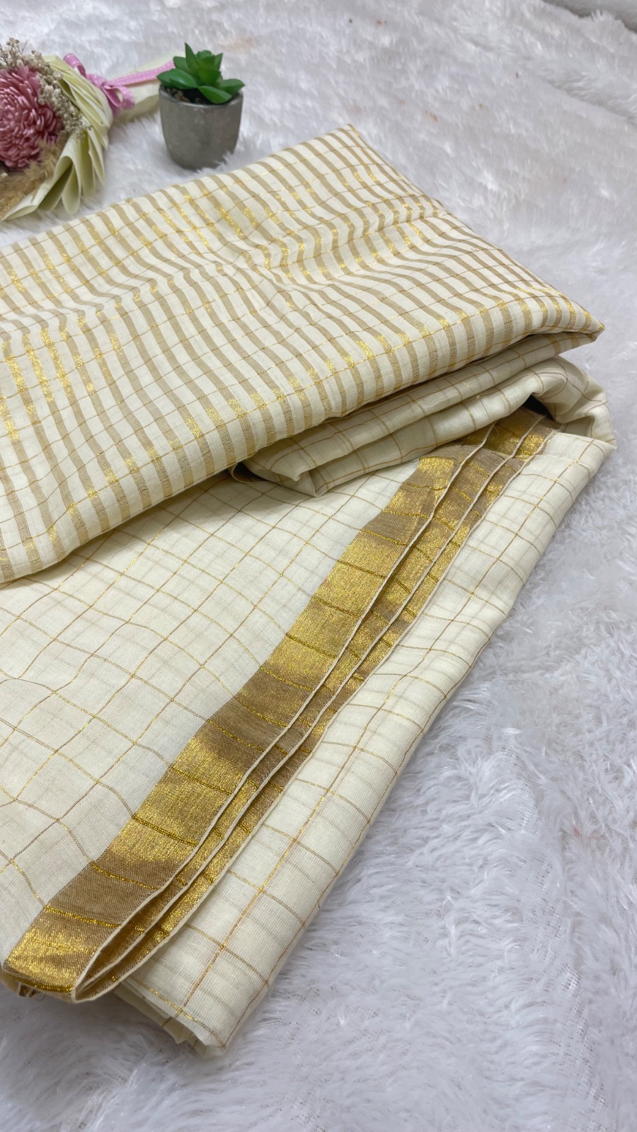 Golden sari checked saree angle 3