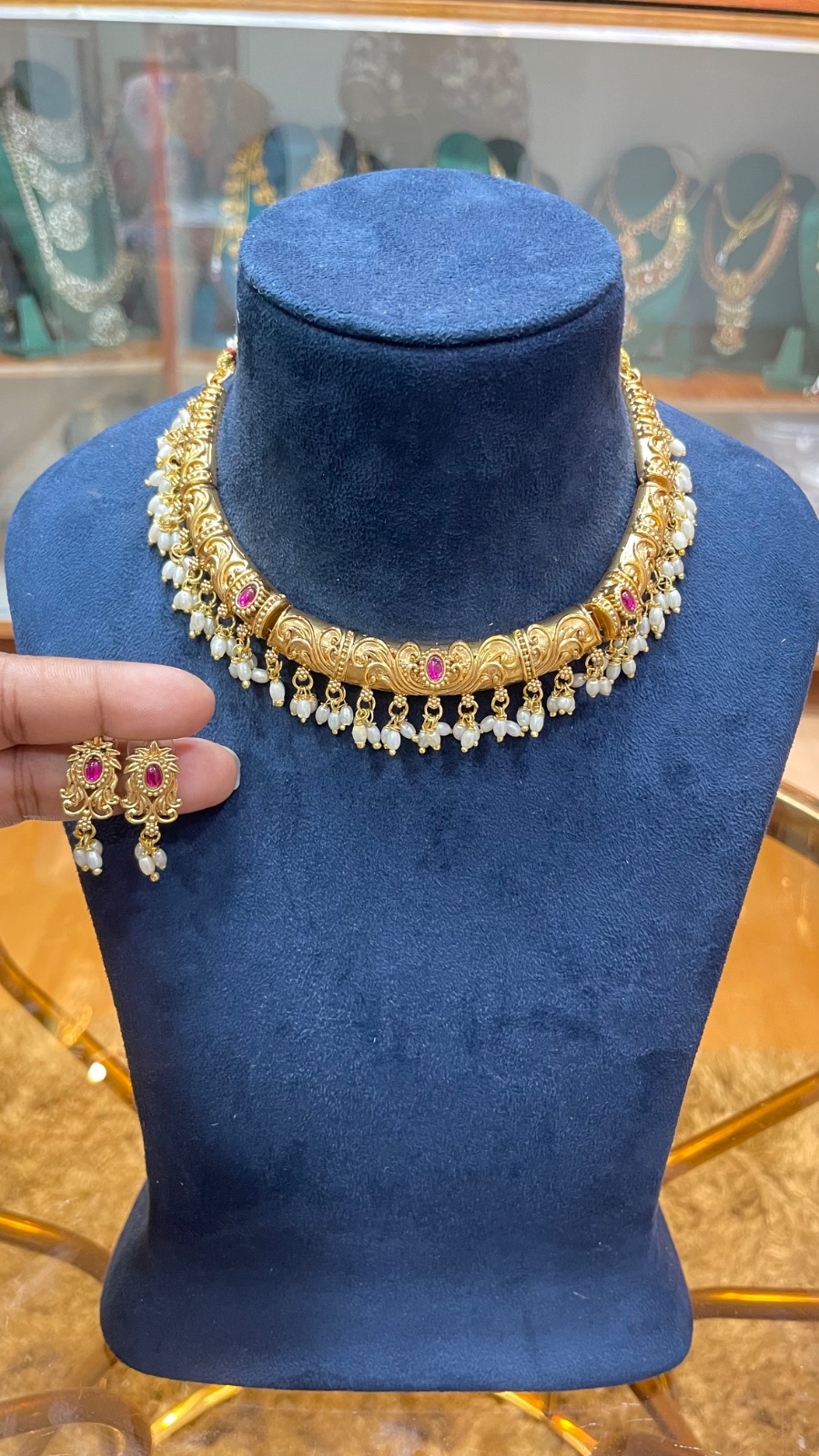 Kanti choker