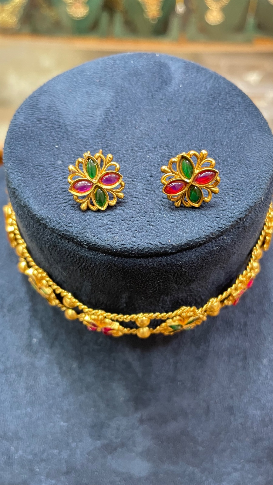 small flowers choker