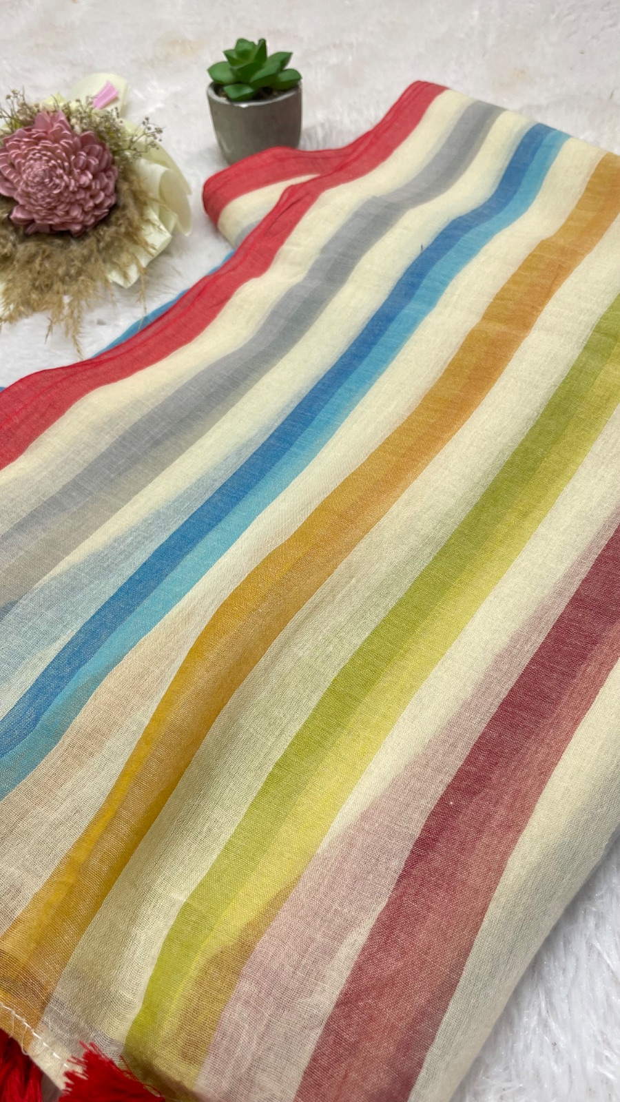 Ivory cotton saree angle 3