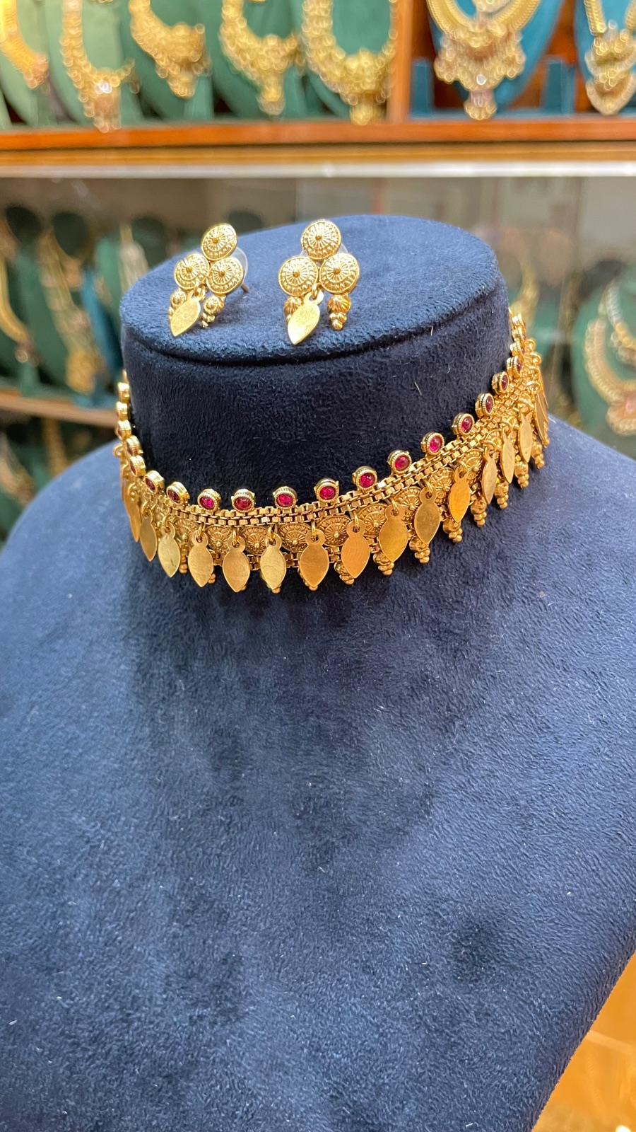 Leaf drop choker angle 3