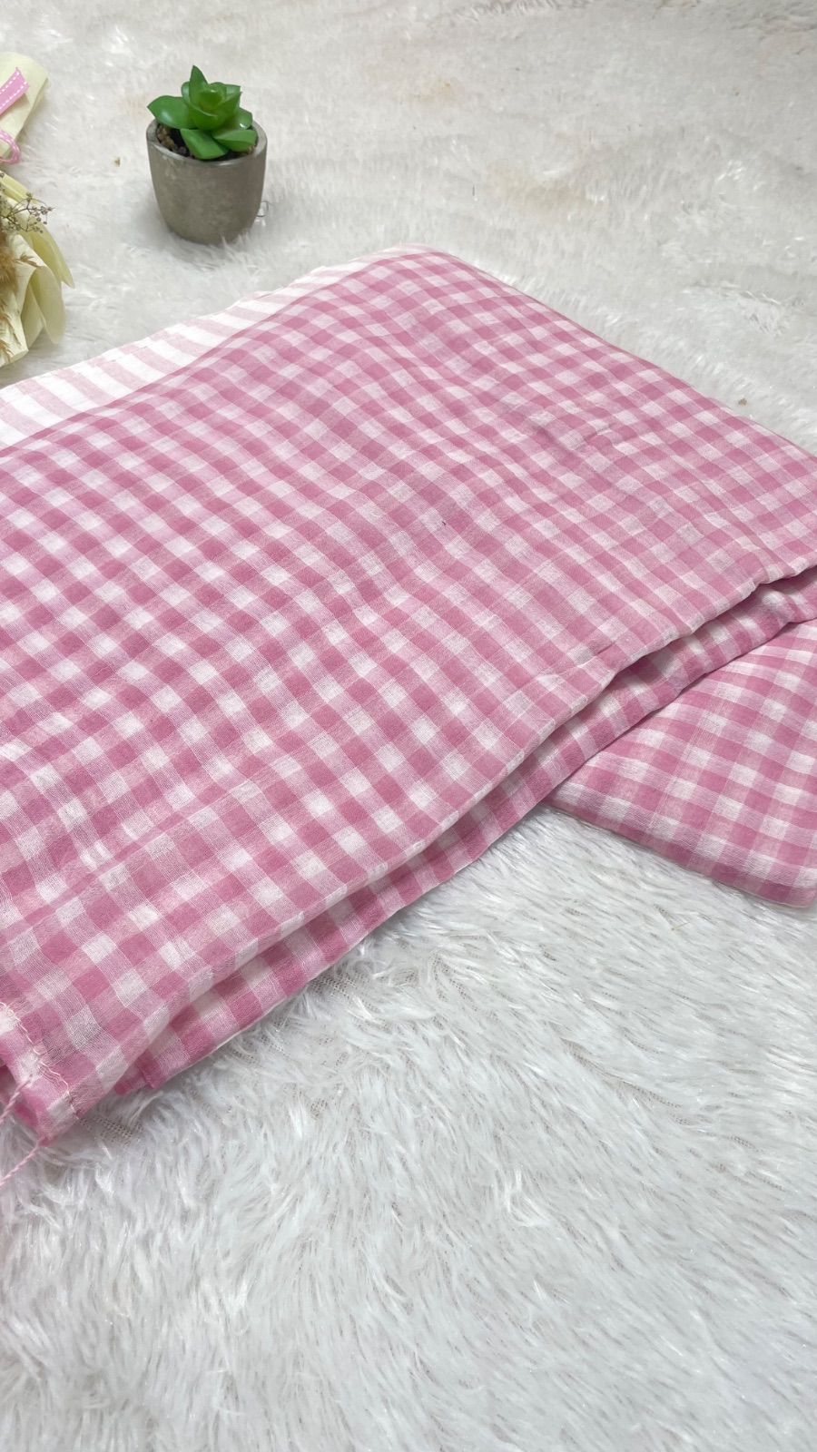 Checked cotton saree angle 2