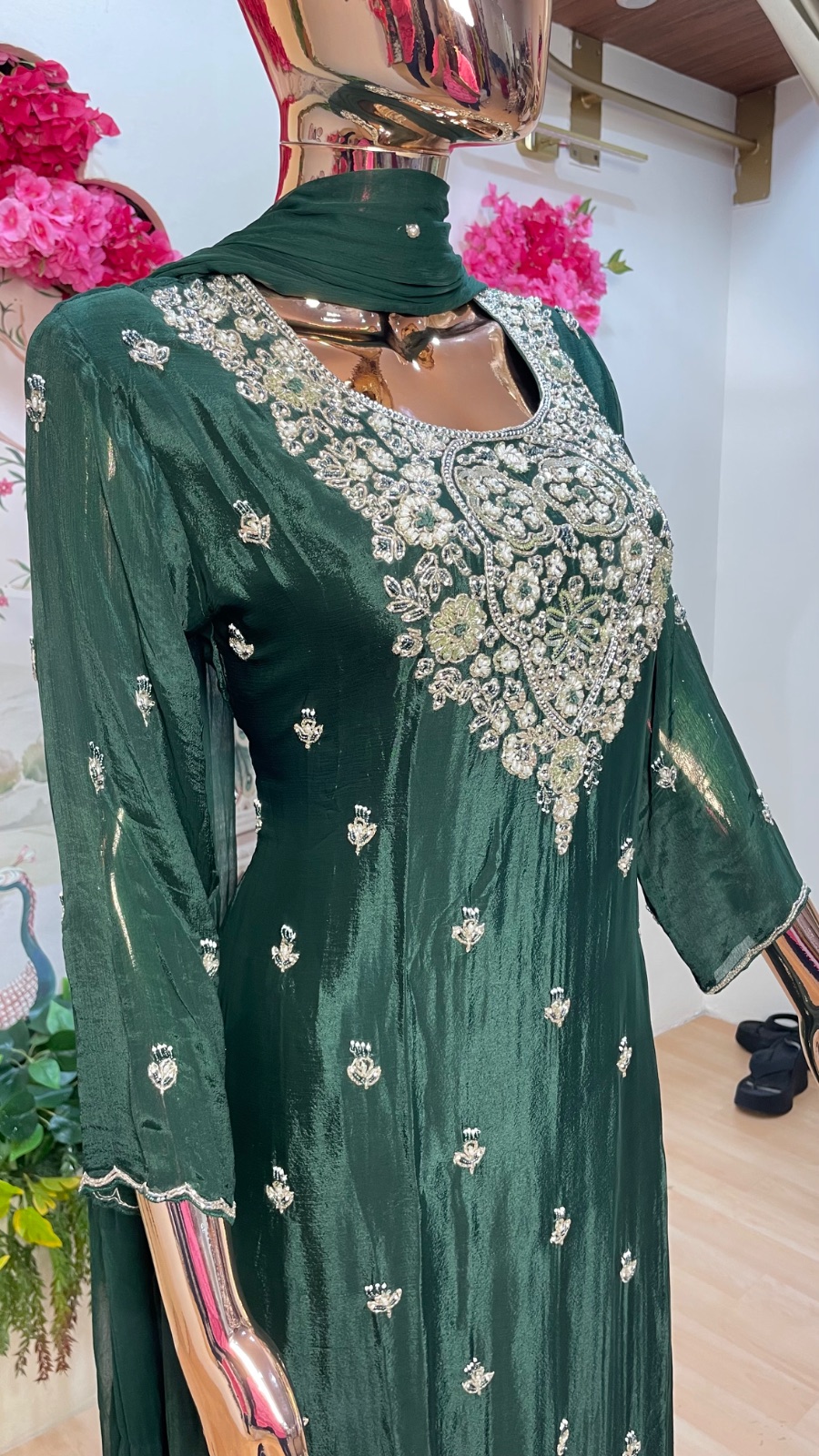 Green kurti set angle 4