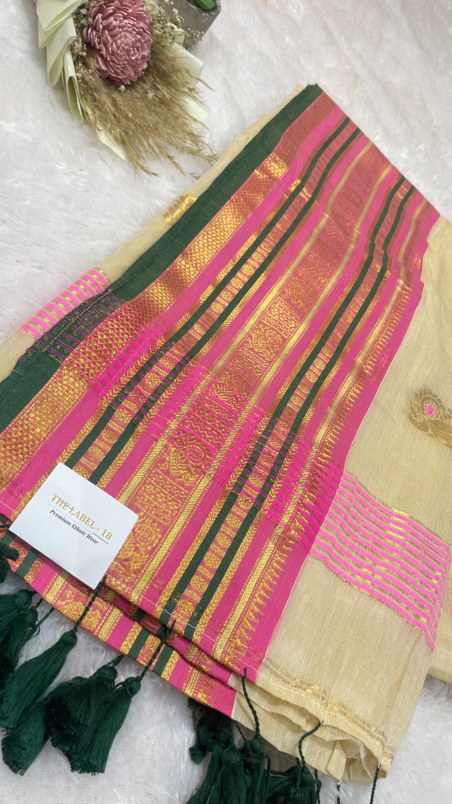 Cream colour cotton saree angle 4