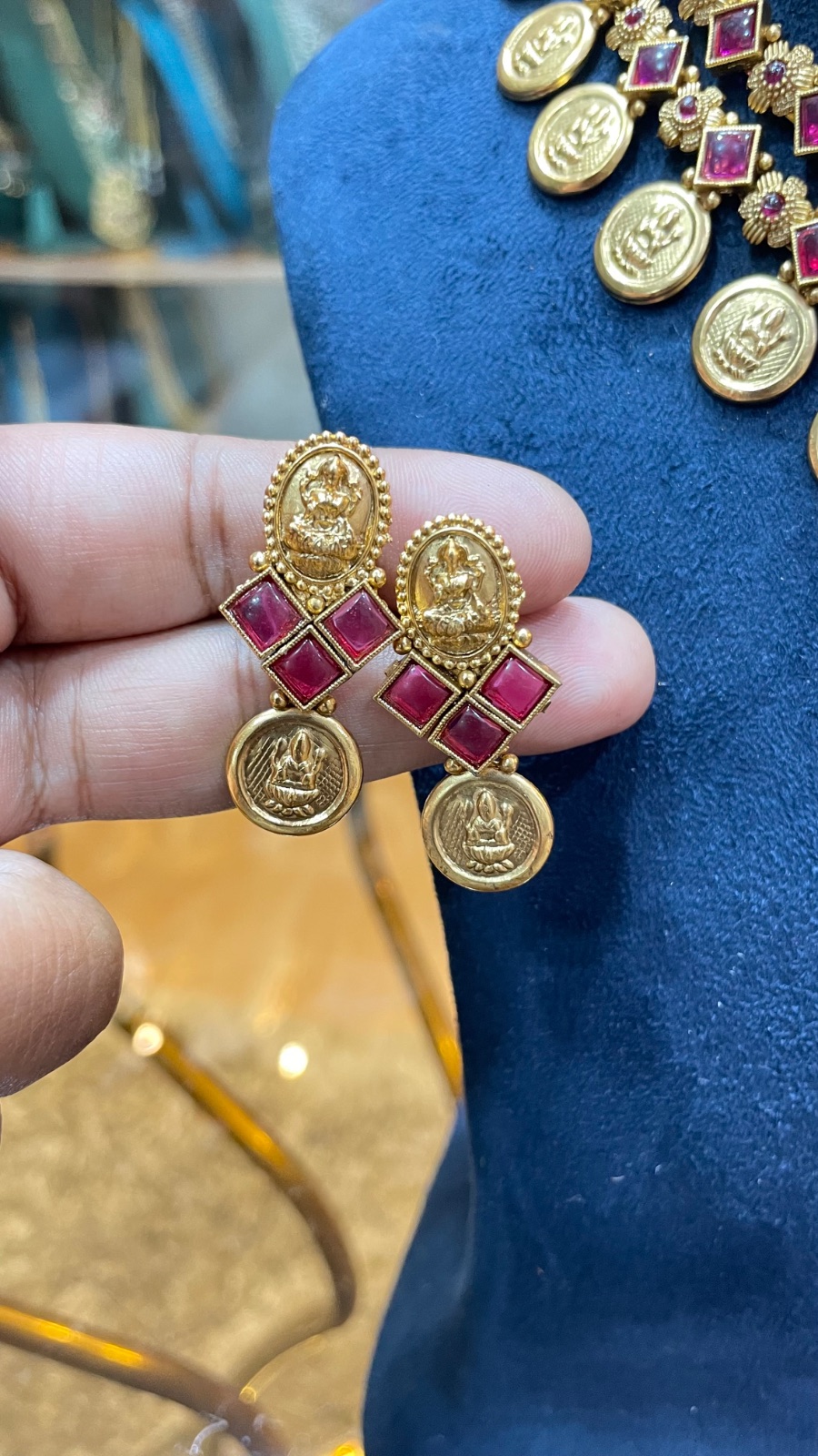 Two layerd Lakshmi kasu