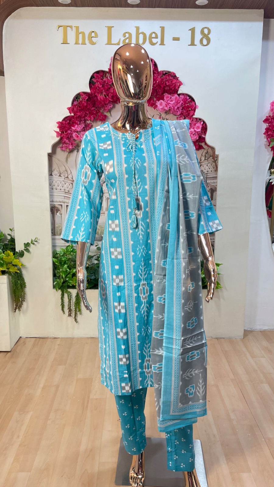 Blue cotton kurti set angle 2