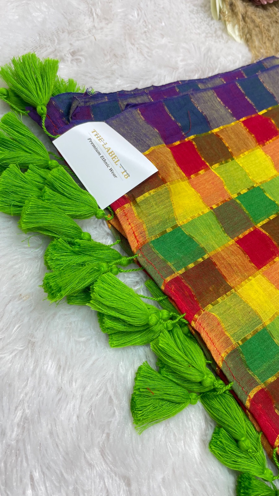 Checks pattern saree angle 4