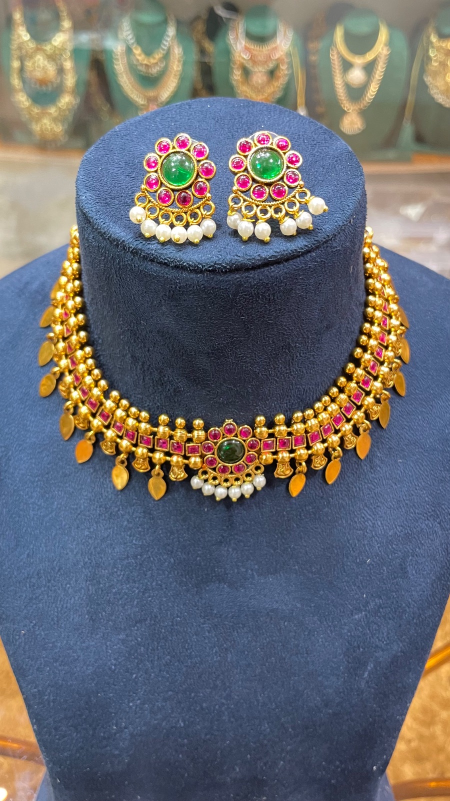 Pink stones and pearl with leaf drops angle 4