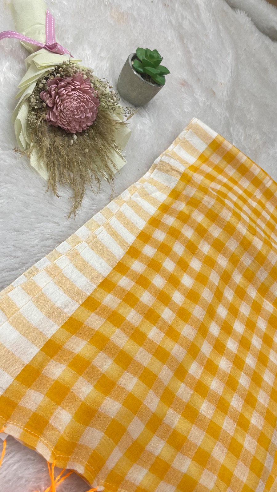 Checked cotton saree angle 2