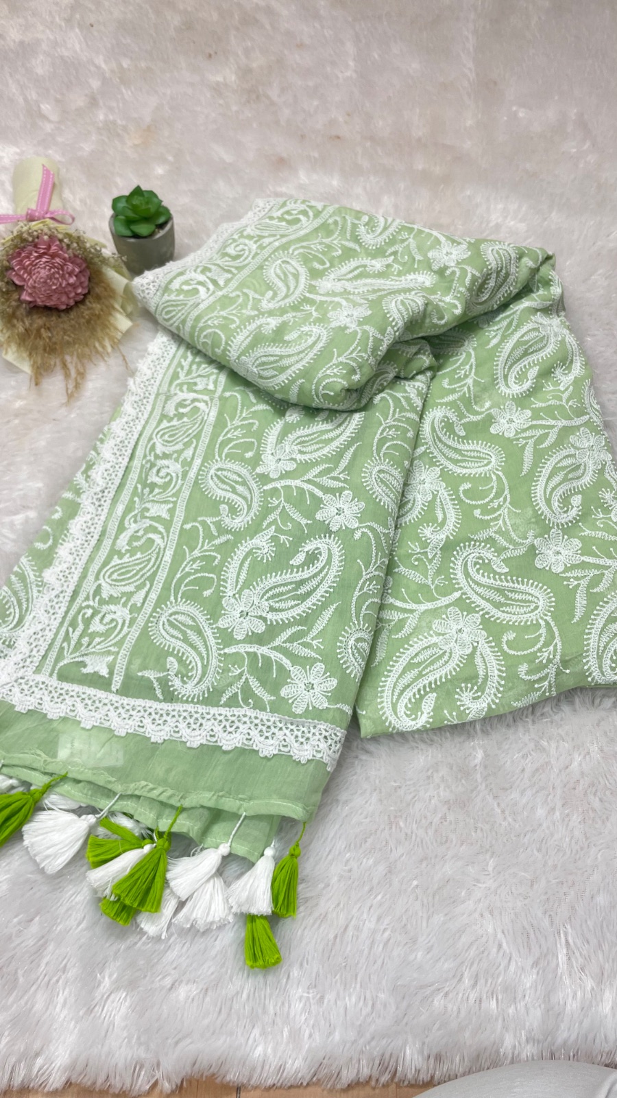 Chikankari saree