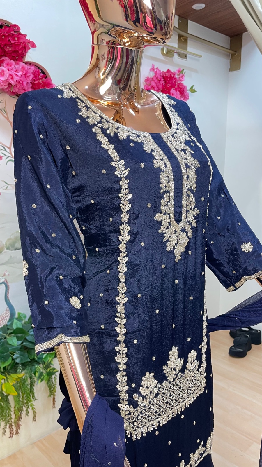 Blue kurti set angle 6