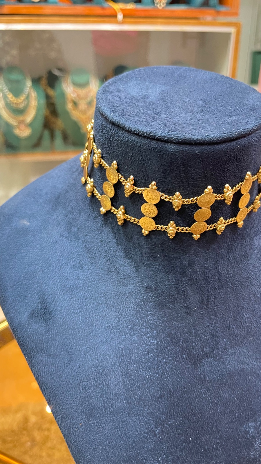 two coins choker angle 3