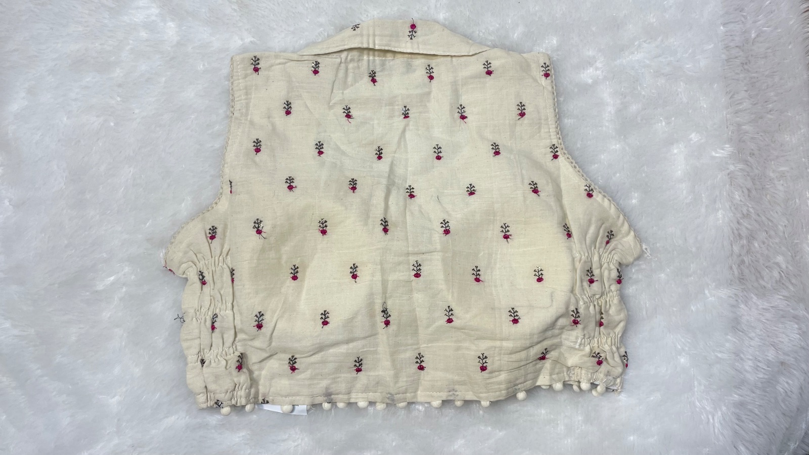 Sleeveless side elastic blouse angle 6