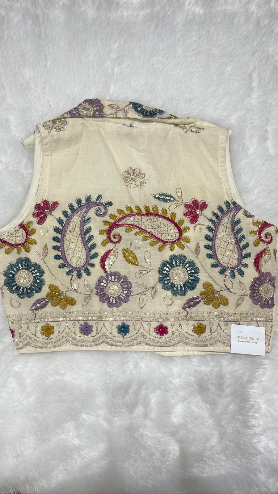 Embroidery sleeveless cotton blouse angle 4
