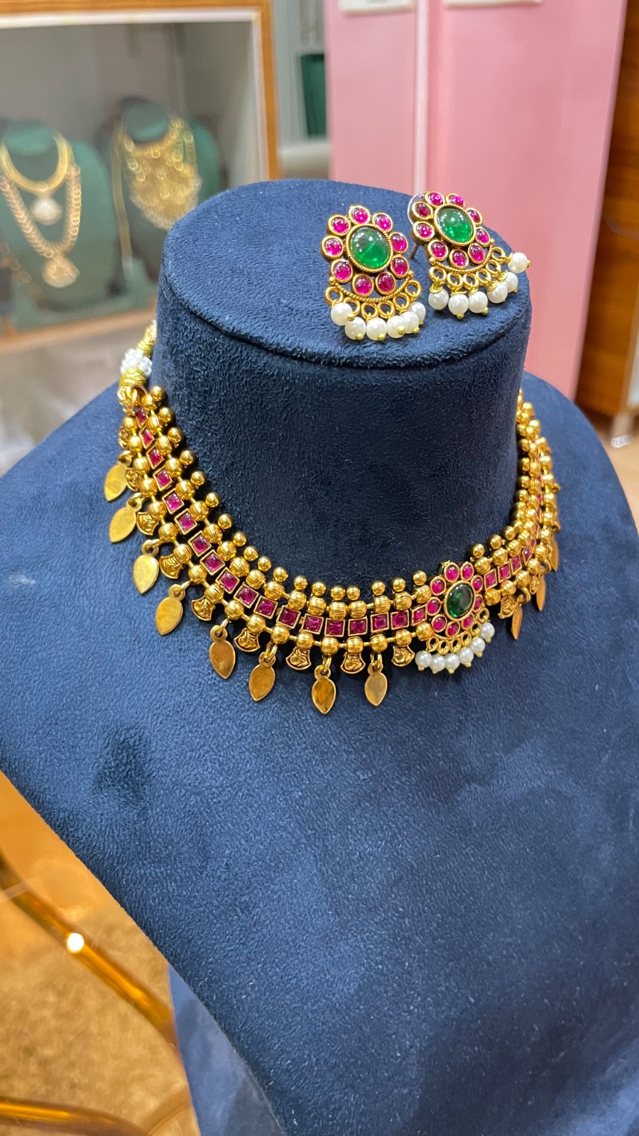 Pink stones and pearl with leaf drops angle 2