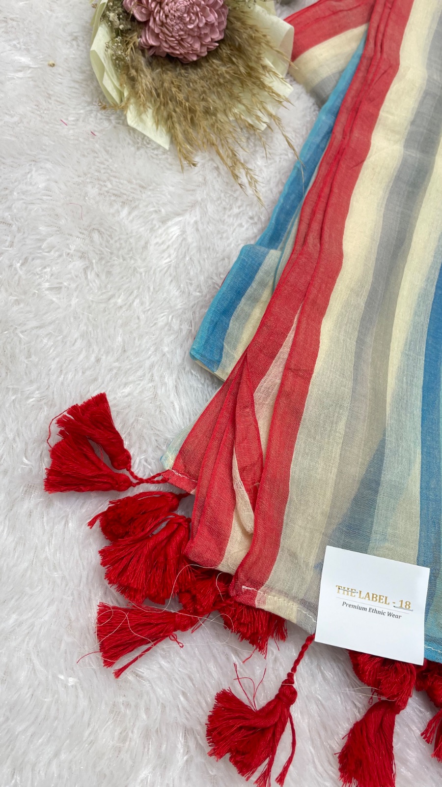 Ivory cotton saree angle 2