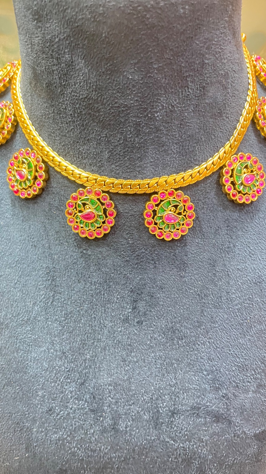 Peacock design with pink stones angle 4