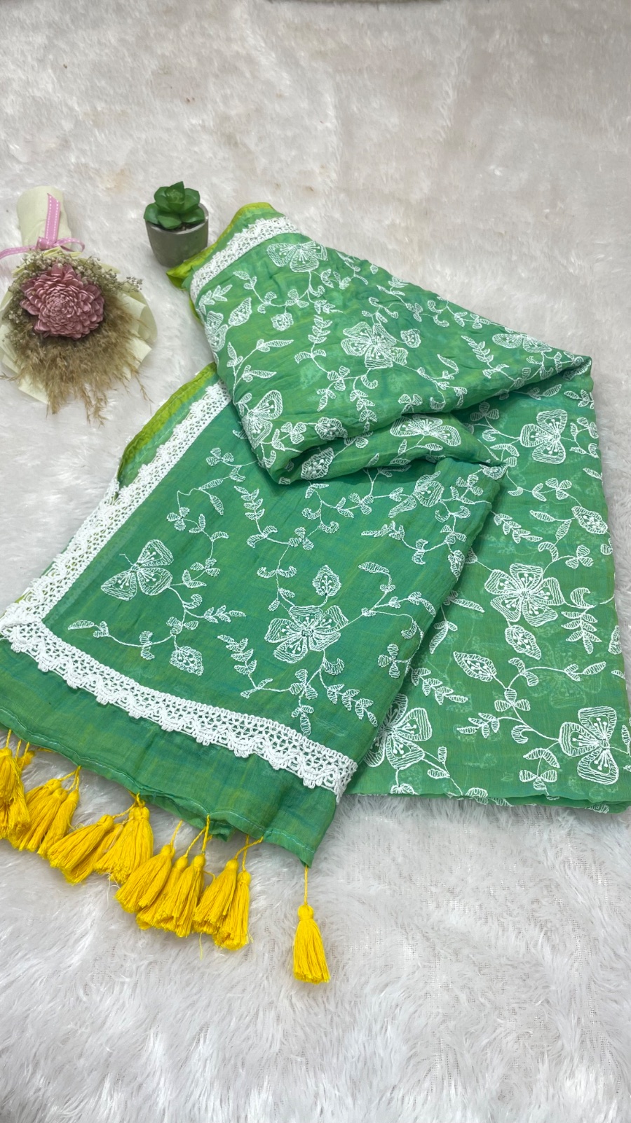 Chikankari saree
