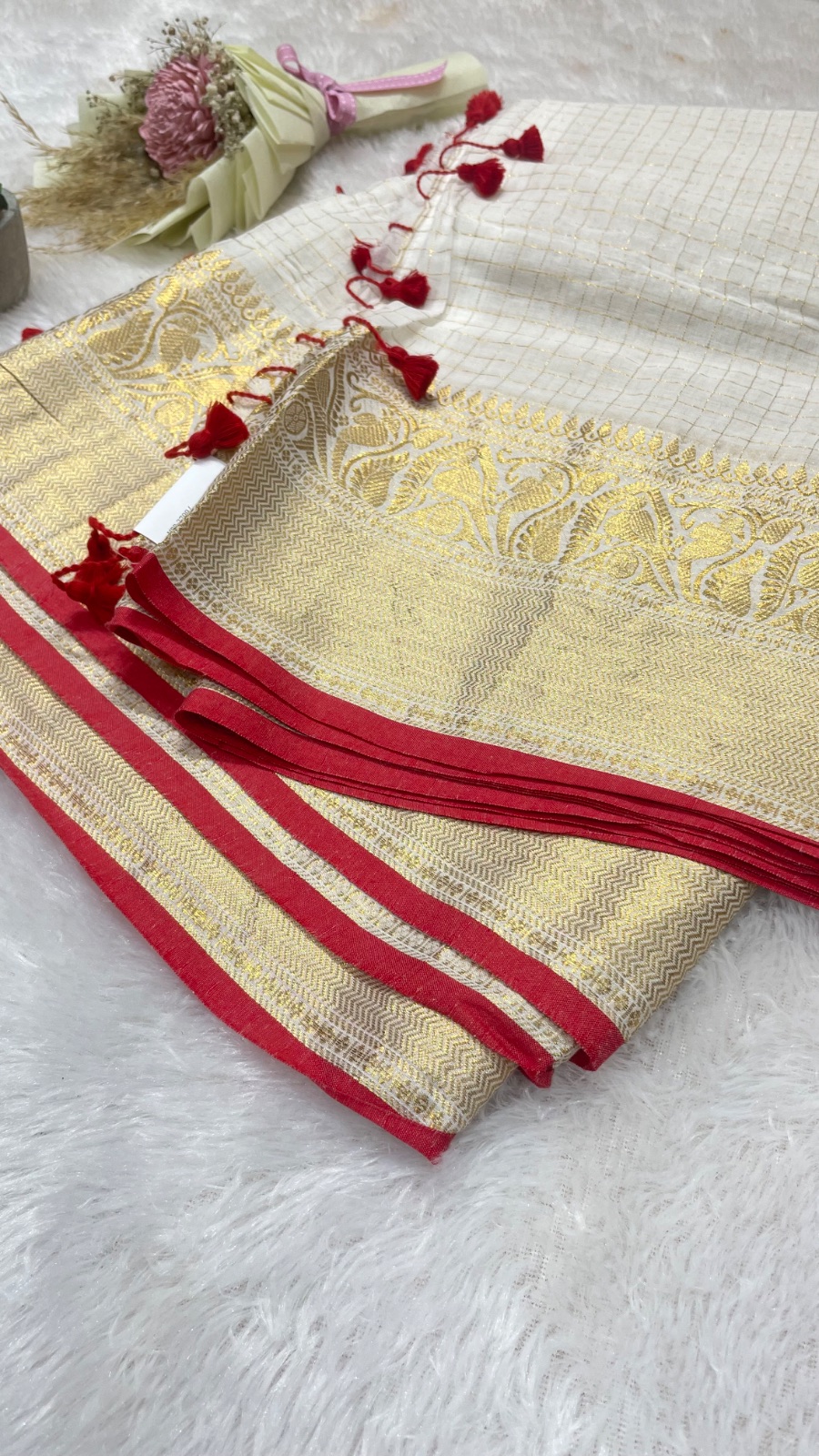 White strips cotton saree angle 4
