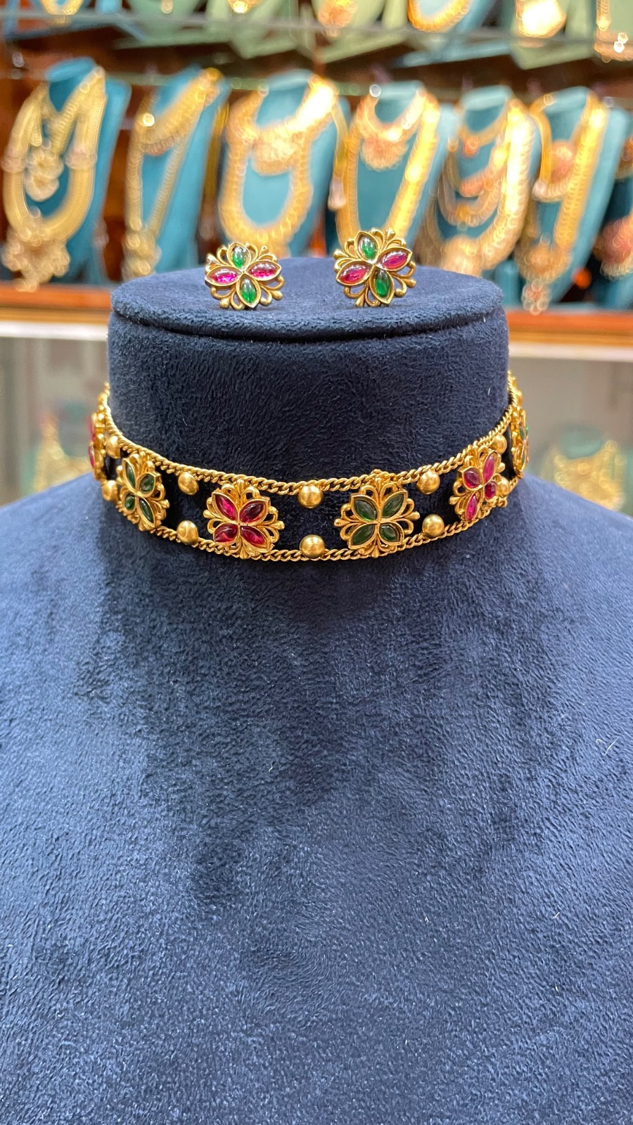 small flowers choker