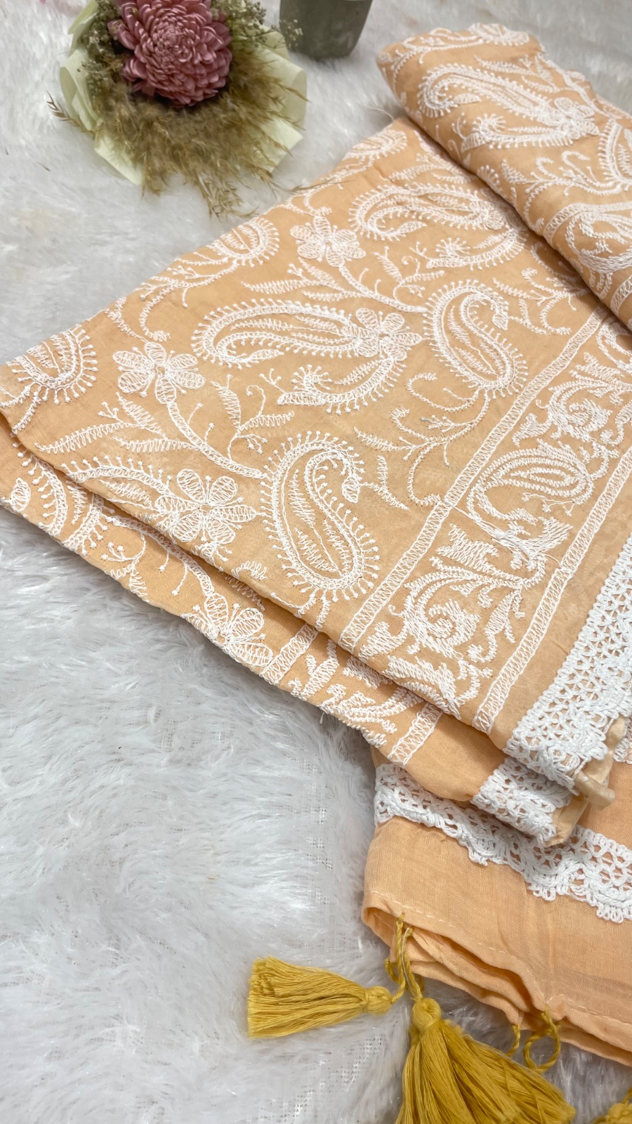 Chikankari saree angle 2