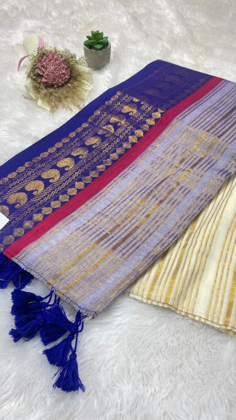 Ivory with ink blue border cotton saree angle 2