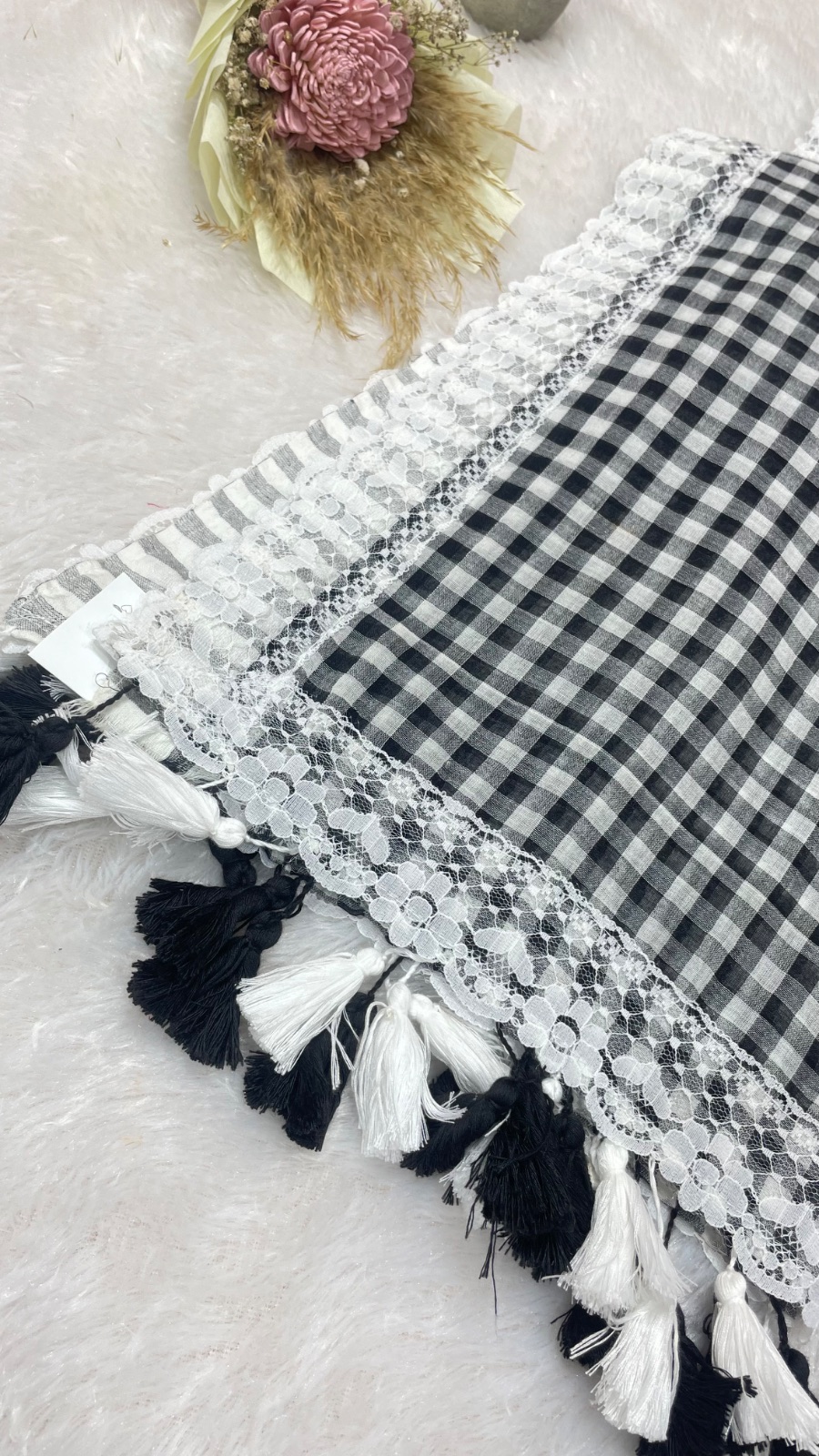 Checks with lace saree angle 2