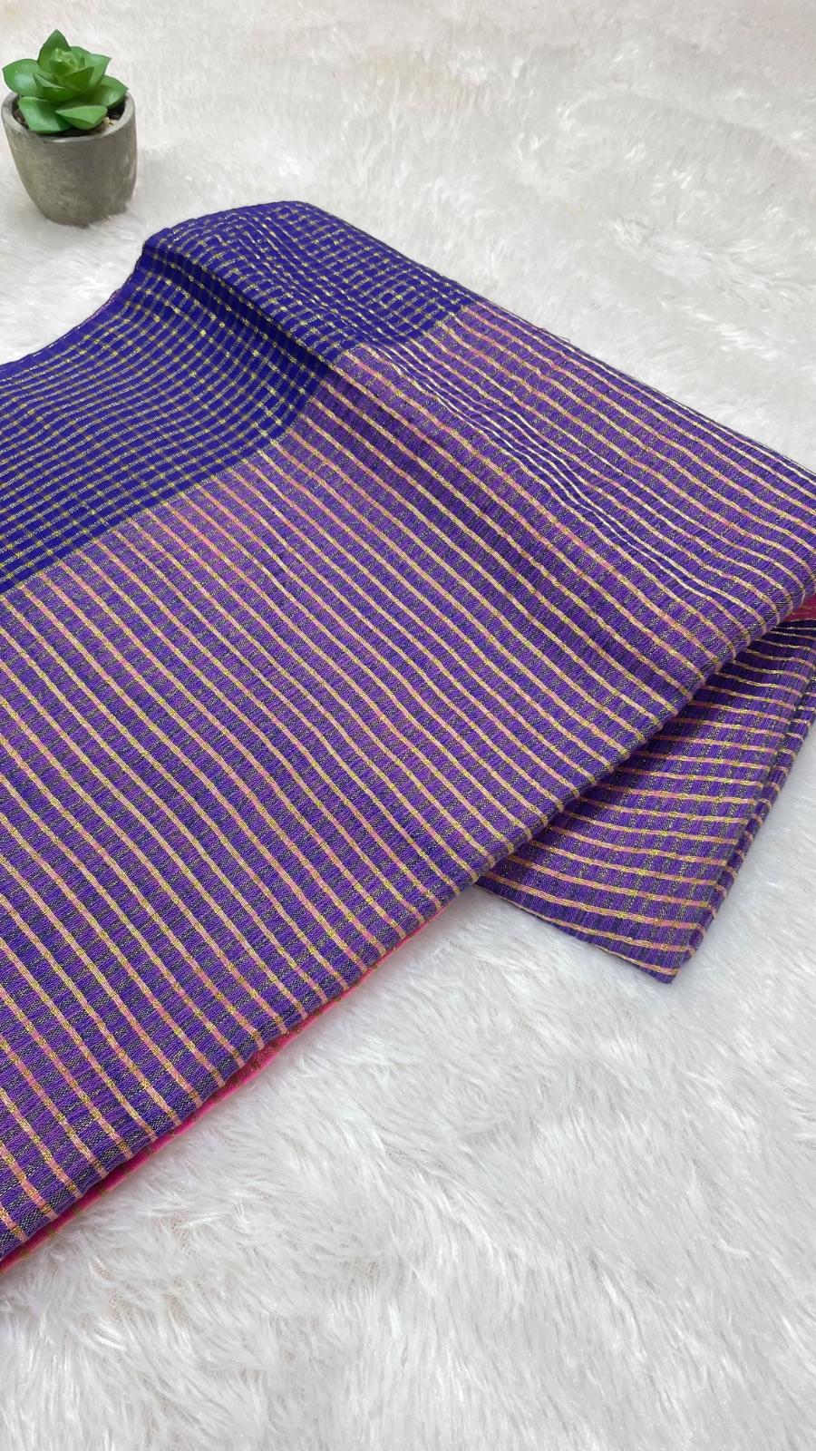 Small check cotton saree angle 3