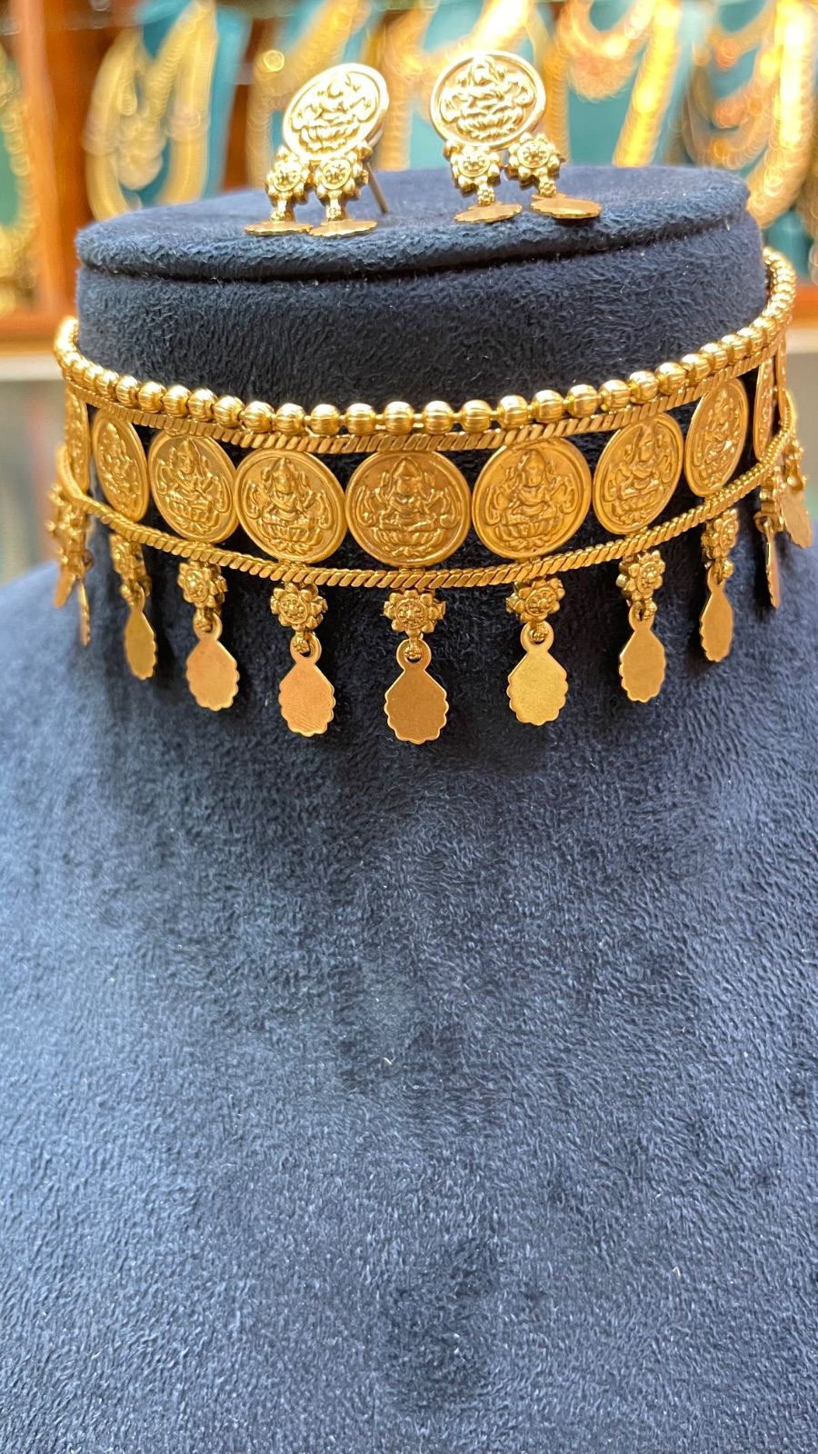 small Lakshmi kasu choker angle 4