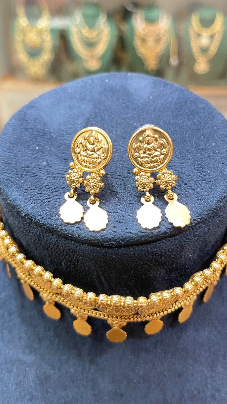 small Lakshmi kasu choker
