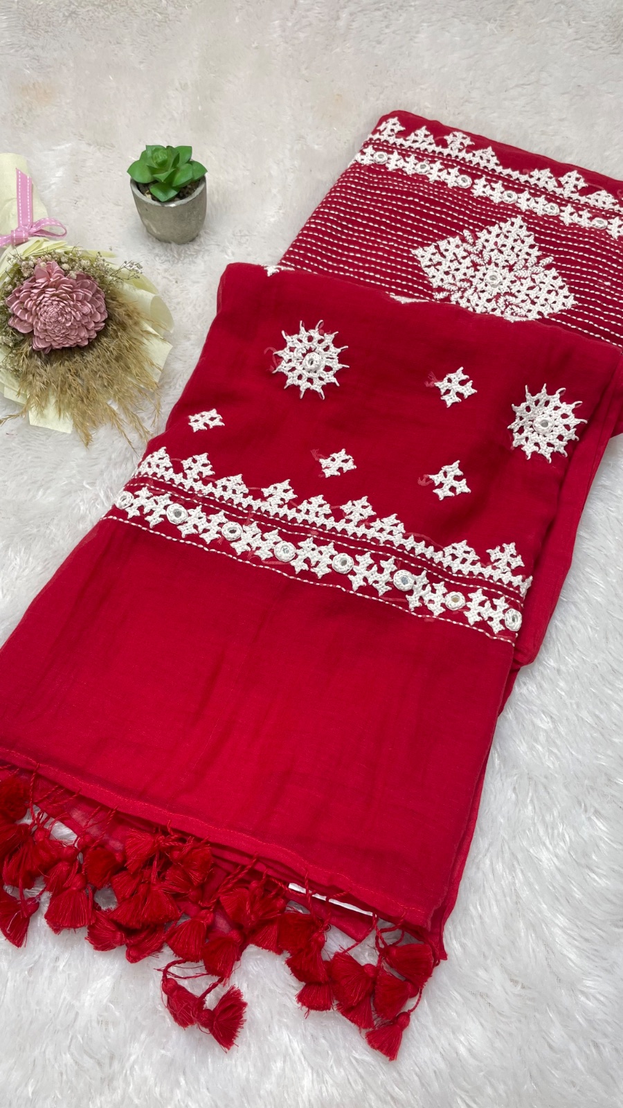 Red mulcotton saree angle 4