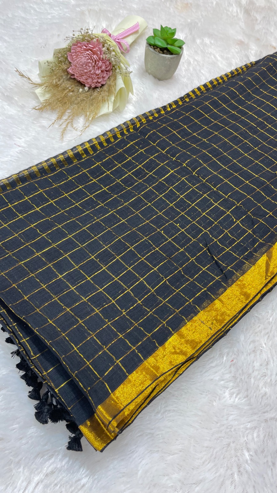 Checks cotton saree angle 2