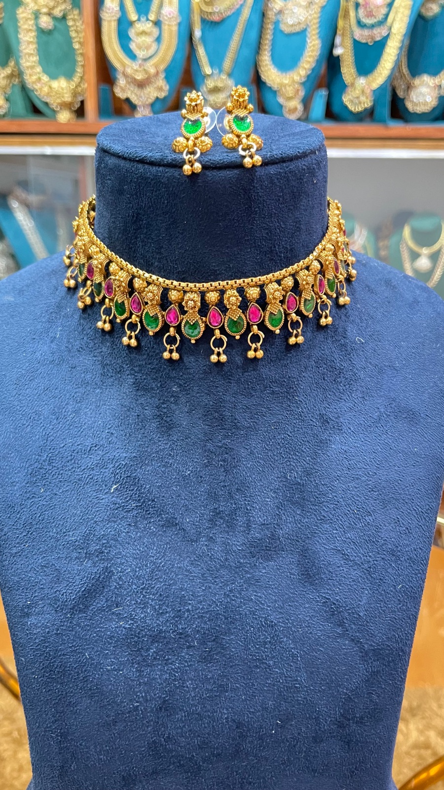 Pink and green drops choker