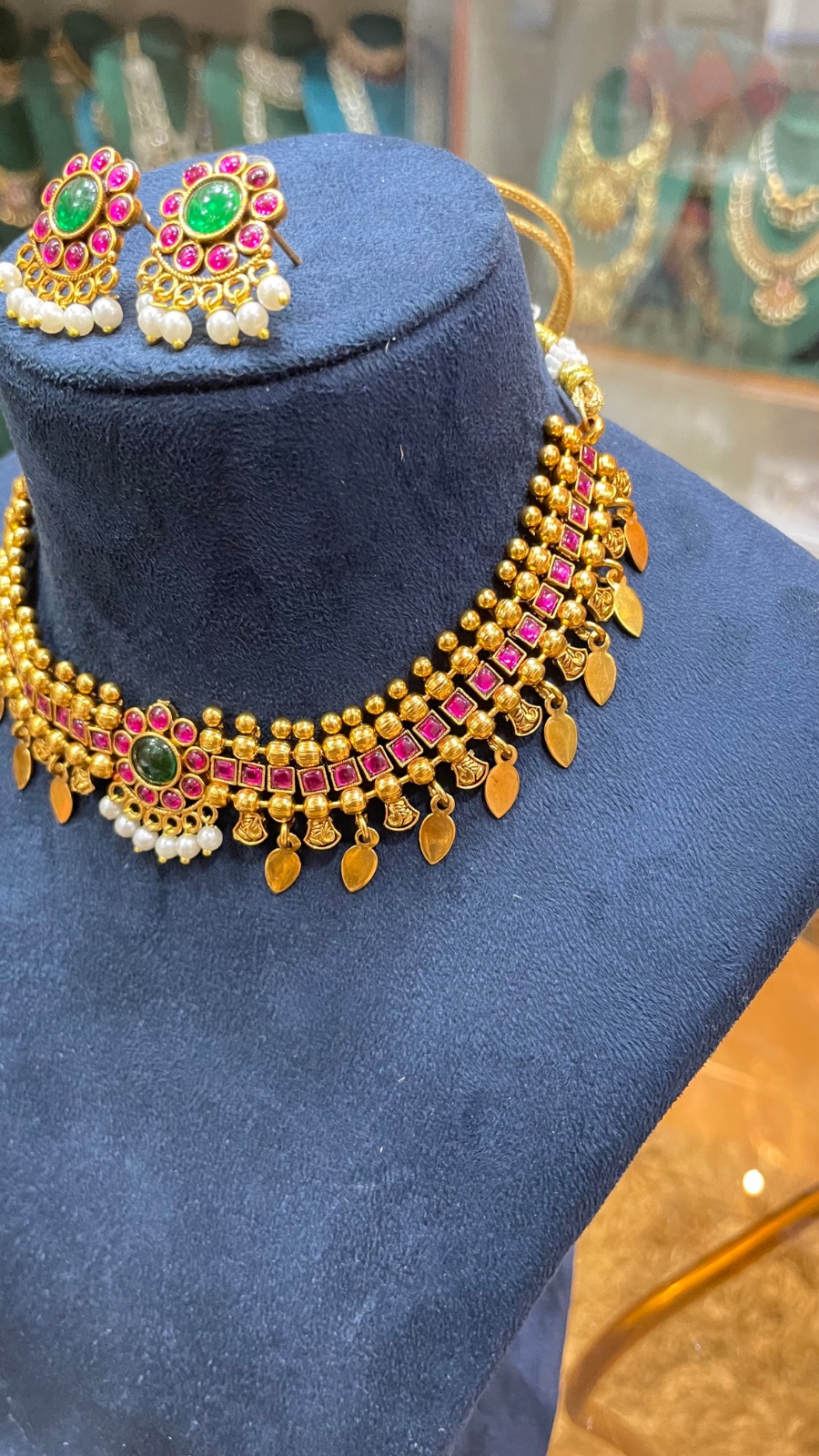 Pink stones and pearl with leaf drops angle 3