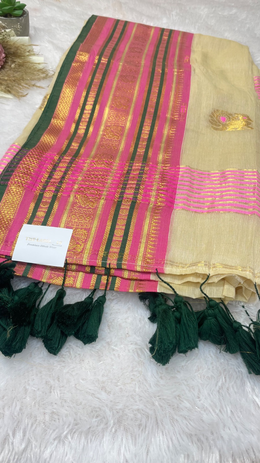 Cream colour cotton saree angle 3