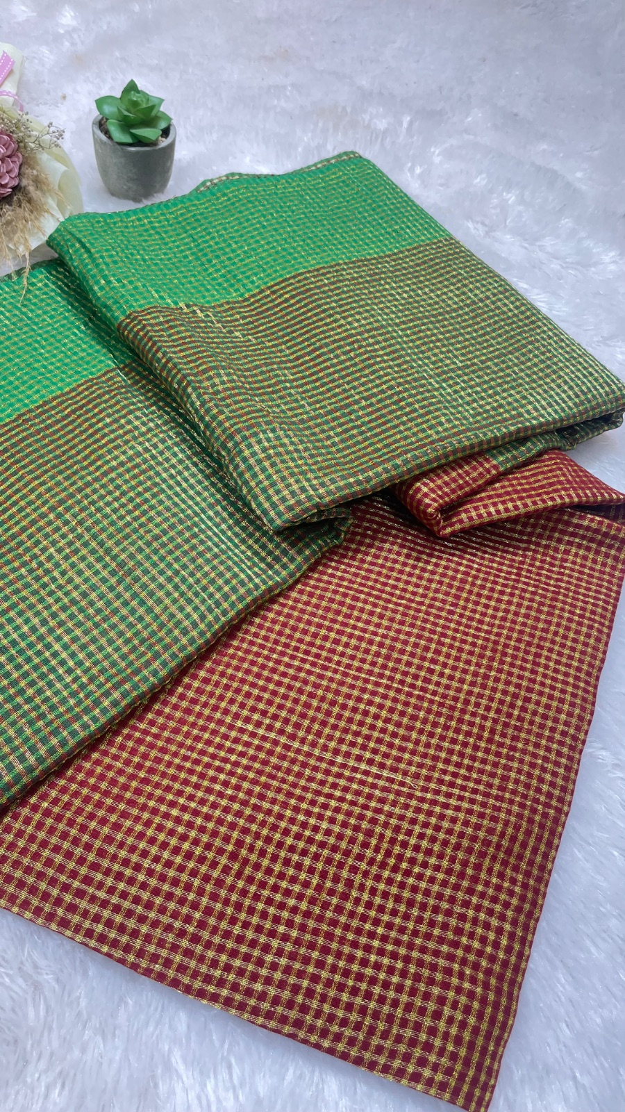 Small checks cotton saree angle 3