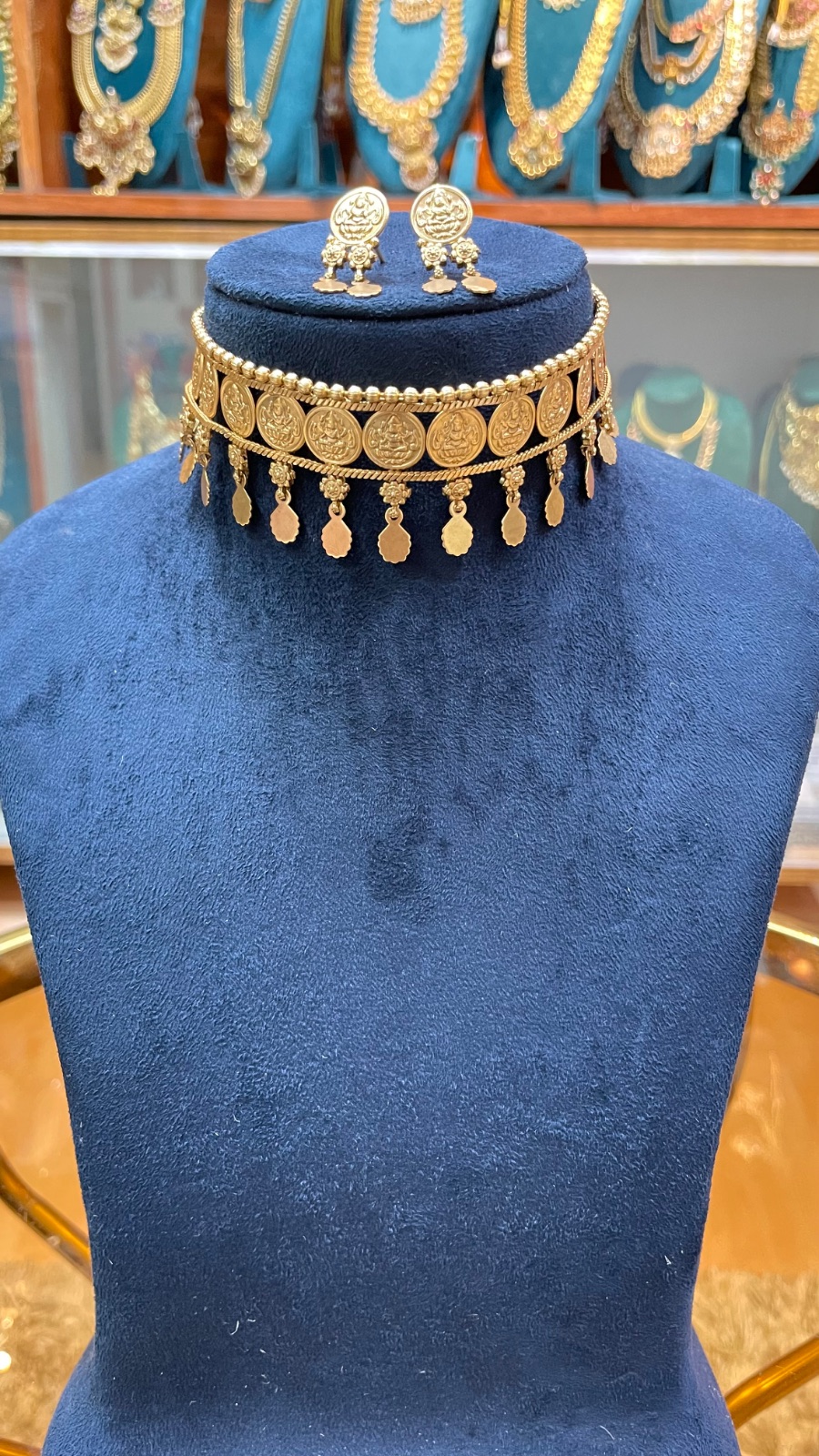 small Lakshmi kasu choker